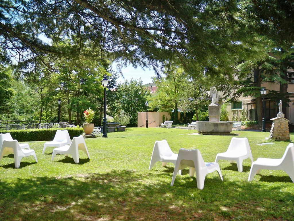 Hotel La Pardina Sabiñánigo エクステリア 写真