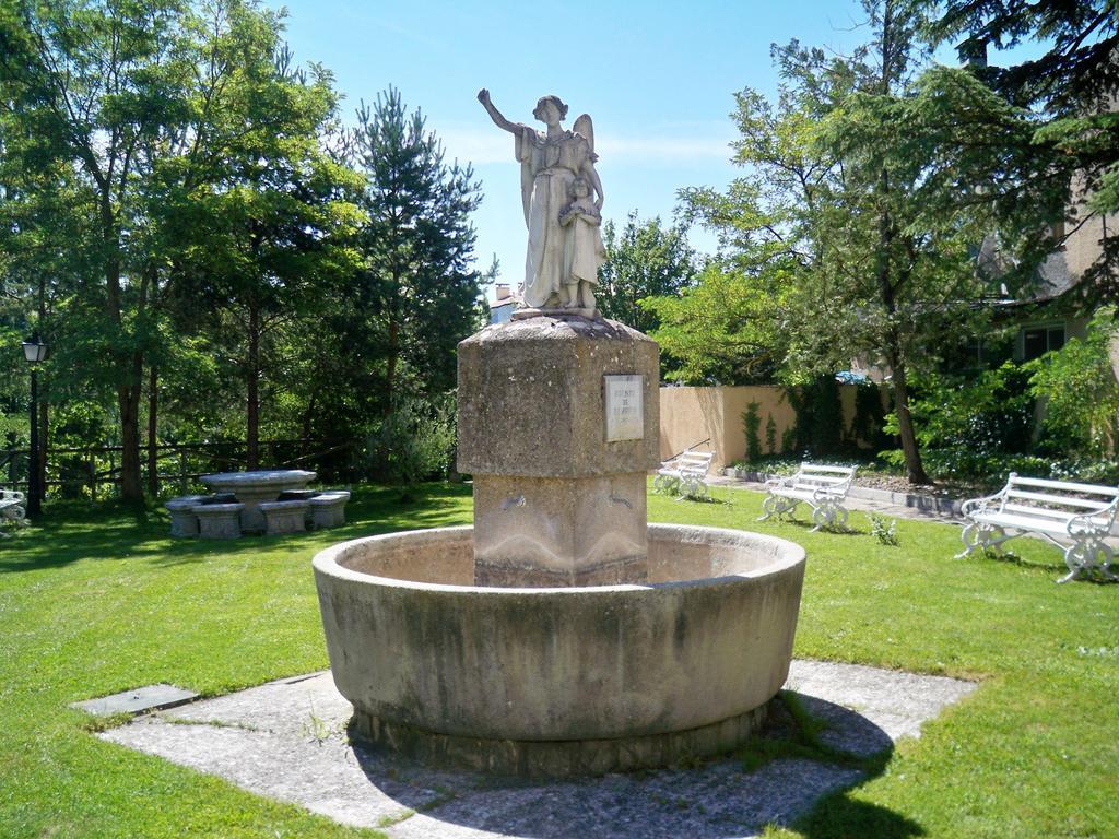 Hotel La Pardina Sabiñánigo エクステリア 写真